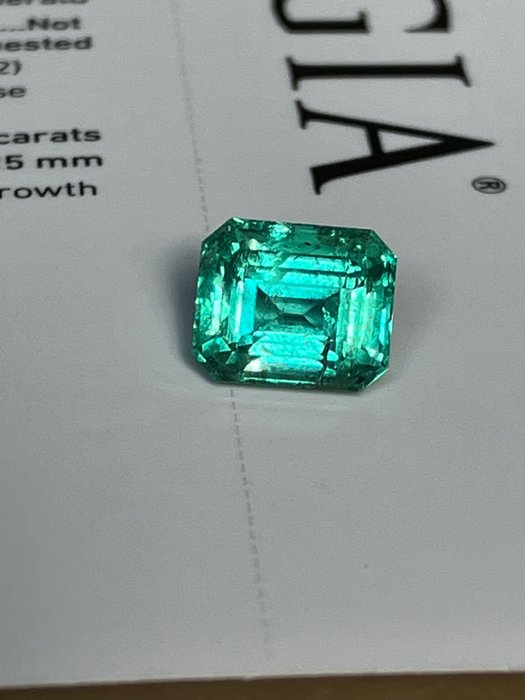 1 pcs Green Emerald - 1.81 ct