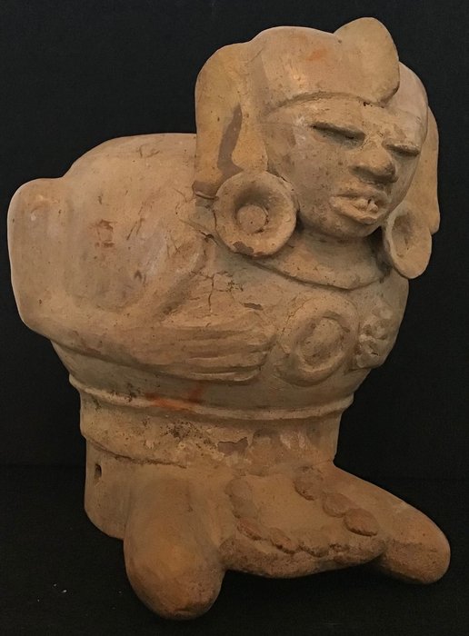 Pre-Columbiaans Maya figuurlijk groot containerschip met voorstelling van een Aardewerk Figuur - 18 cm