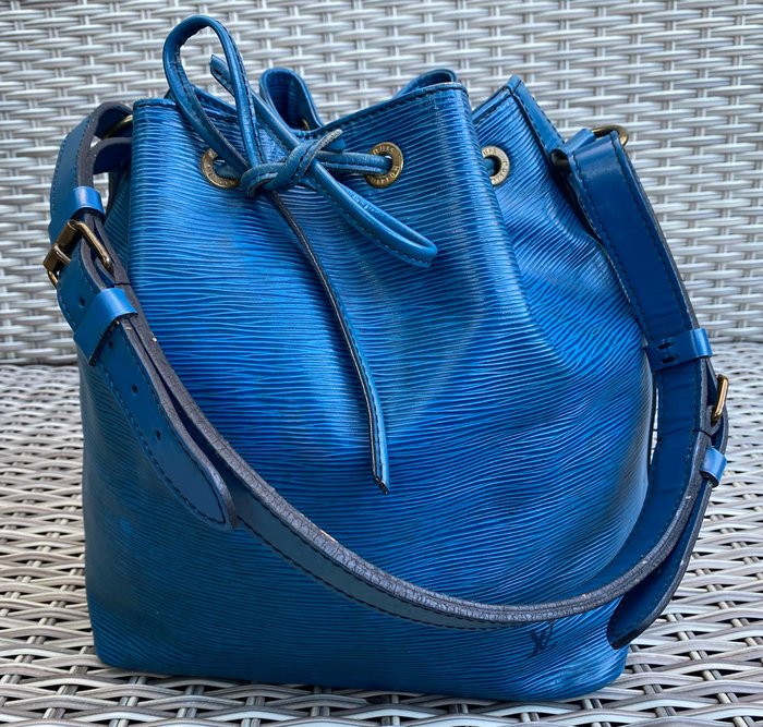 Louis Vuitton EPI Petit Noe Shoulder Bag