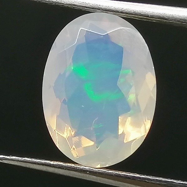 Opal nobil - 2.23 ct