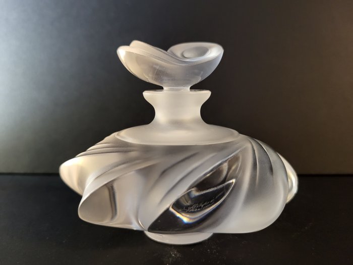 Lalique France Marie-Claude Lalique - Perfume flask (1) - Lalique modèle "Samoa" - Crystal