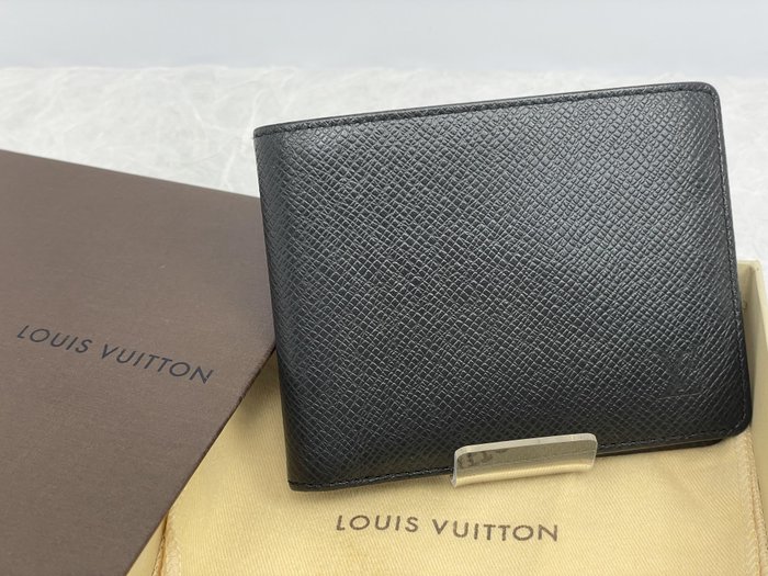 Auth Louis Vuitton Multiple Black Taiga Leather Men's Wallet