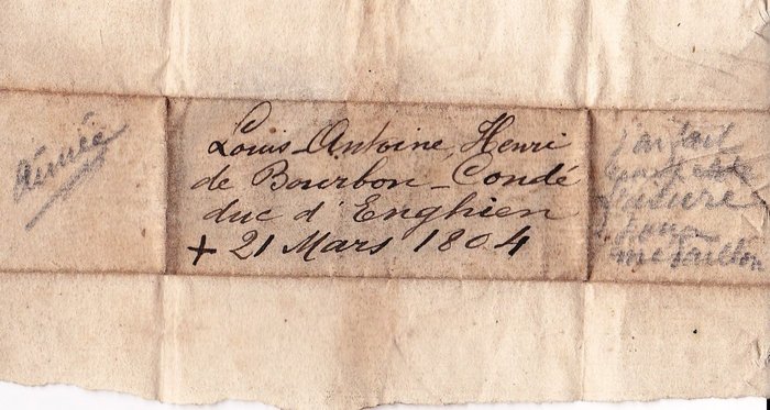 [Duc d'Enghien] - Enveloppe manuscrite avec Cheveux de Louis-Antoine Henri de Bourbon-Condé - 1804