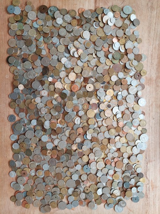 World. Lot of Various World Coins (7 kg)
