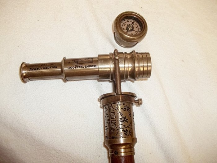 Wooden 3-piece walking stick, heavy brass handle with telescope and compass - Kävelykeppi - Puu ja messinki - Kuin uusi.