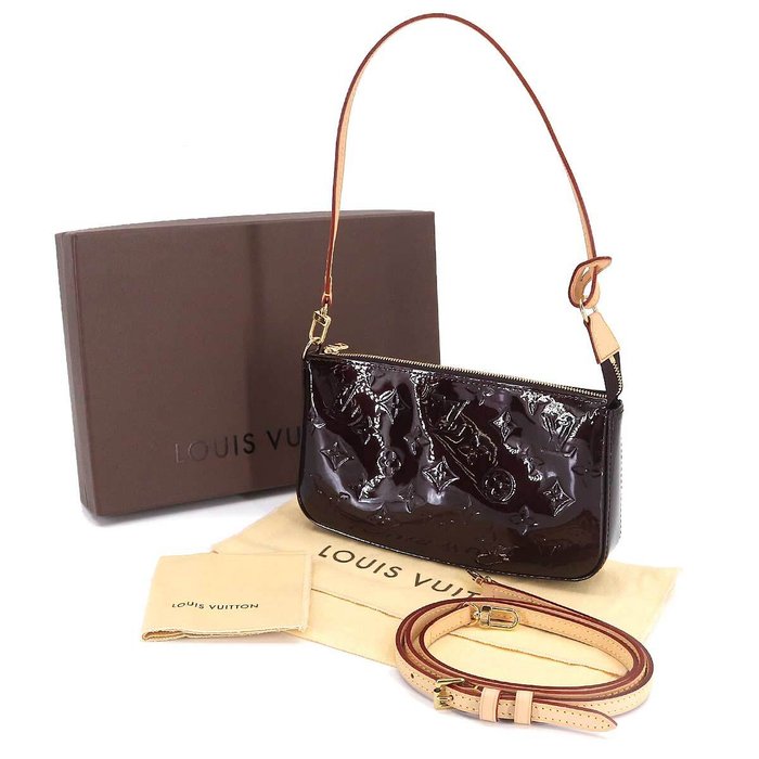 Louis Vuitton - Pochette Accessoires - Handbag - Catawiki