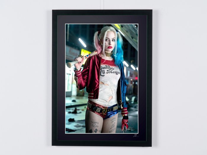 The Suicide Squad - Margot Robbie - Luxury Wooden Framed 70X50 cm - Limited Edition Nr 02 of 30 - Serial ID 30723 - Original Certificate (COA), Hologram Logo Editor and QR Code