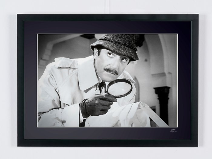 Return Of The Pink Panther - Peter Sellers as Inspector Clouseau - Wooden Framed 70X50 cm - Limited Edition Nr 02 of 30 - Serial ID 30726 - Original Certificate (COA), Hologram Logo Editor and QR Code