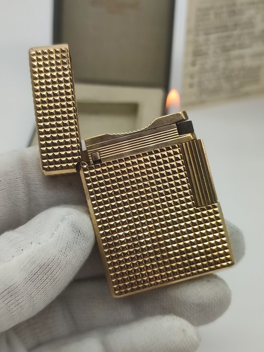 S.T. Dupont - Diamond Head Style Line 1  Small 70's BS type*with box and documents* - Lighter - Gold Plated