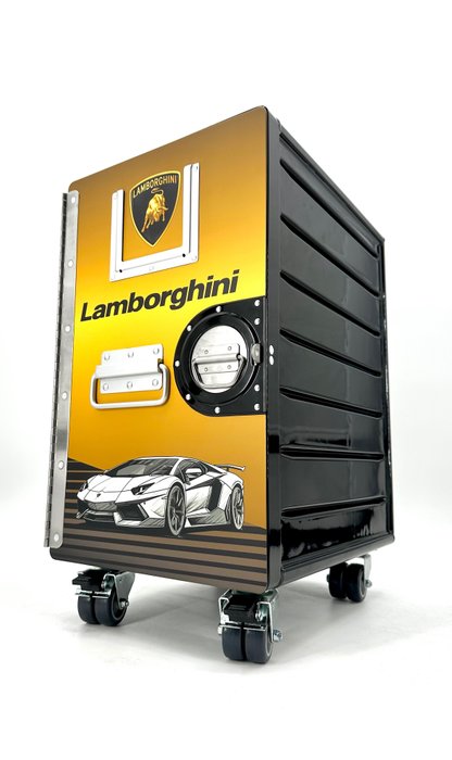 TrapTrading - Lentoyhtiöiden vaunut  - Lentokonevaunun keittiökontti Lamborghini-rattaat - 2020-