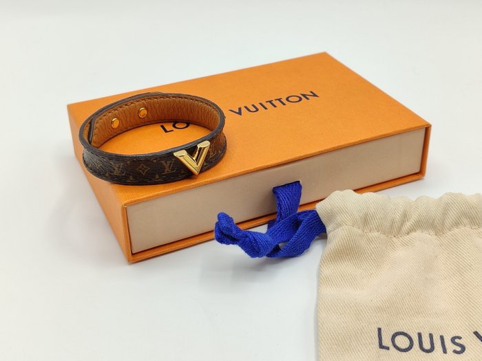 Louis Vuitton - M6042 - Essential V - Taille 17 - Bracciale - Catawiki