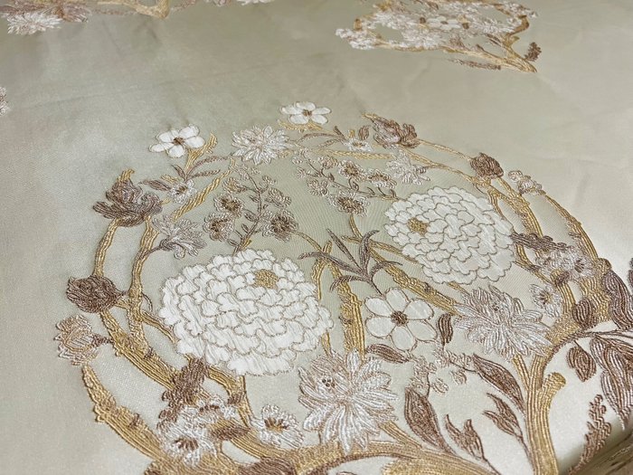 Tessuto San Leucio in seta da tappezzeria con disegno ricamato - 4.00 x 1.40 cm - - Tessuto per tappezzeria