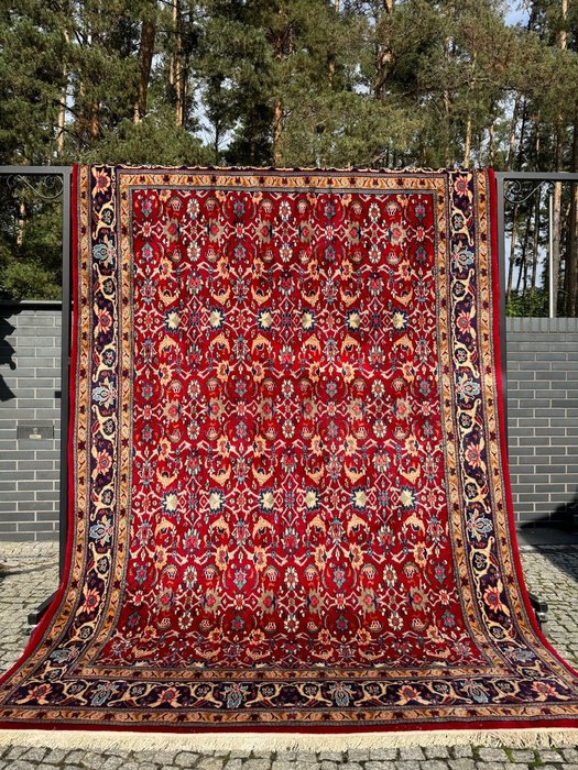 Veramin - Carpet - 310 cm - 200 cm