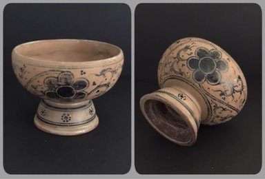 来自兰纳地区（清迈）的古代陶器，饰有蓝色花朵 - 釉面陶瓷 - 缅甸，十九世纪末 