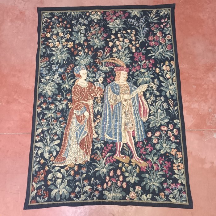 Beautiful tapestry with medieval decor (170x123cm) - Catawiki