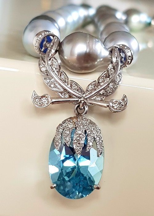 Halskette - 18 kt Weißgold Aquamarin - Diamant 