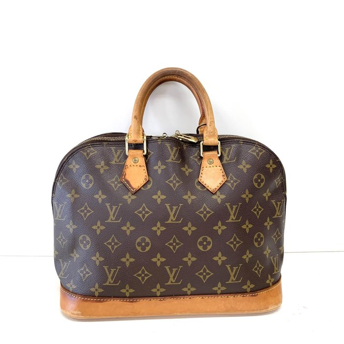 This vintage Louis Vuitton bag will be the coolest fashion
