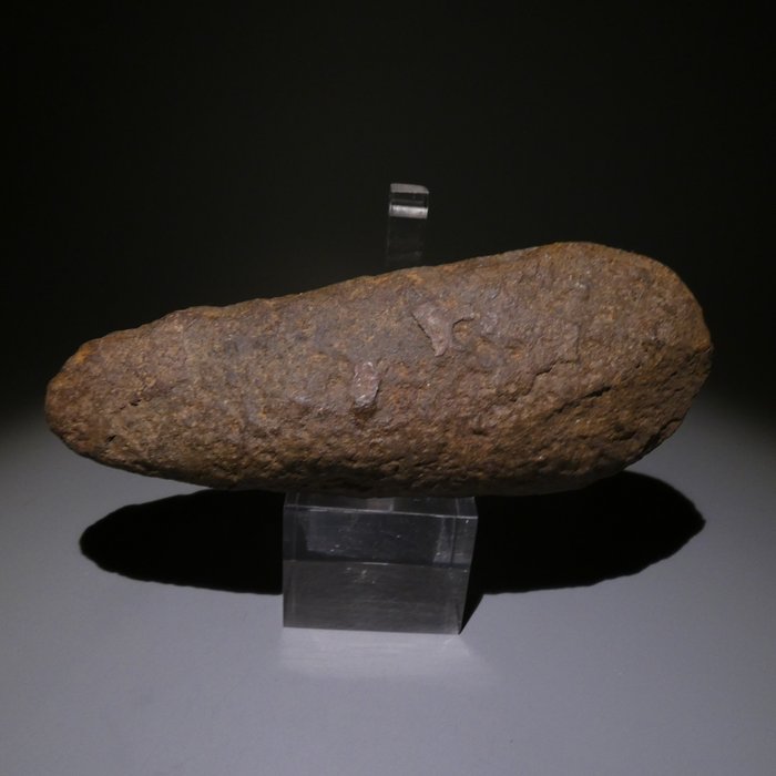 Skandinavisches Neolithikum Stein, Sehr großer, spitz zulaufender Axtkopf. 17 cm L. 4500-4000 v. Chr Hand axe  (Ohne Mindestpreis)