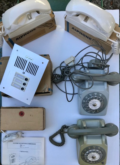 CTD Paris, Soco, Aiphone - Two vintage S63 telephones, 1 intercom
