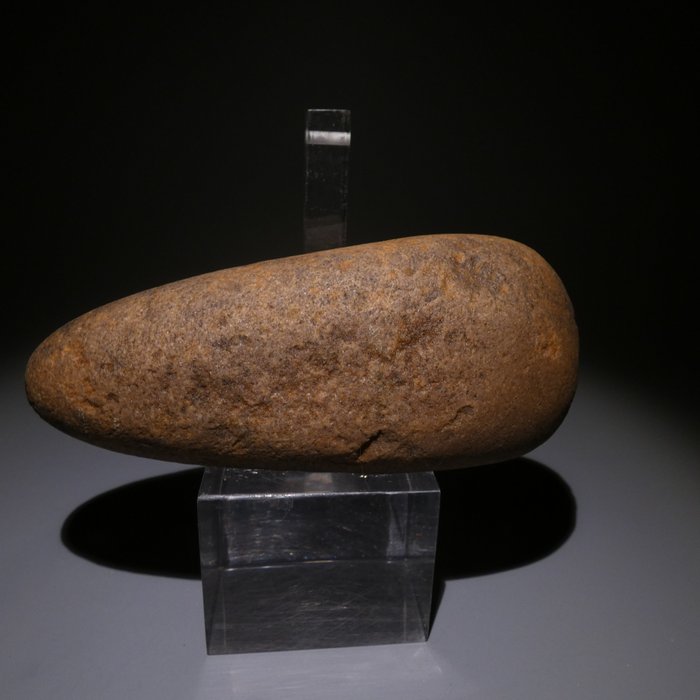 Skandinavisk neolitikum Sten, Kæmpe spids øksehoved. 12 cm L. 4500-4000 f.Kr Hand axe  (Ingen mindstepris)