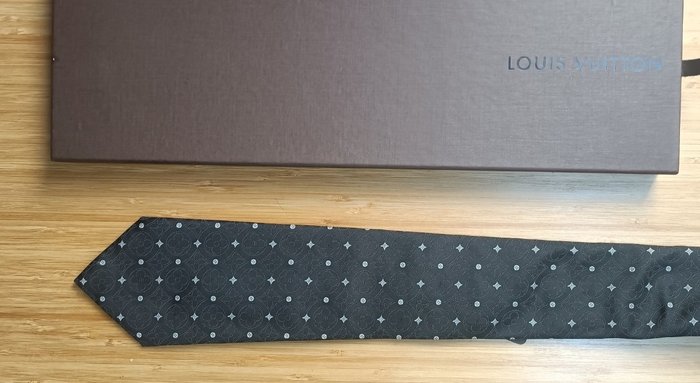 Louis Vuitton Monogram Gradient Dots Silk Tie