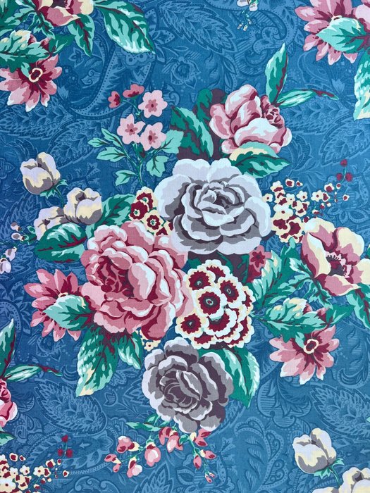 Grande pedaço de tecido com estampa de flores para decoração ou roupas. 3,00 x 1,35 - Têxtil  - 300 cm - 135 cm
