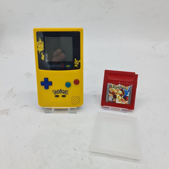 Nintendo Gameboy Color Pikachu Edition 1998 (new shell) +Classic Pokemon Red with working save - Set van spelcomputer + games - met doosbeschermers