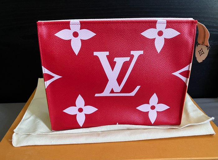 toiletry pouch 26 louis vuittons