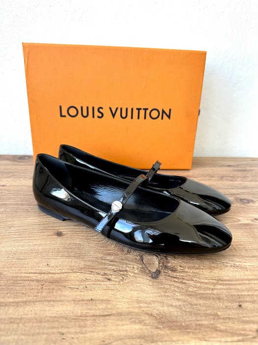 Louis Vuitton - Sneakers - Size: Shoes / EU 38.5 - Catawiki
