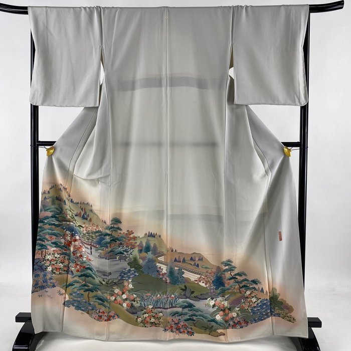 Kimono, Tomesode (1) - Seta - Albero di pino, Stemma unifamiliare, prugna Shochiku, giardino imperiale - Giappone - Seconda metà del 20° secolo