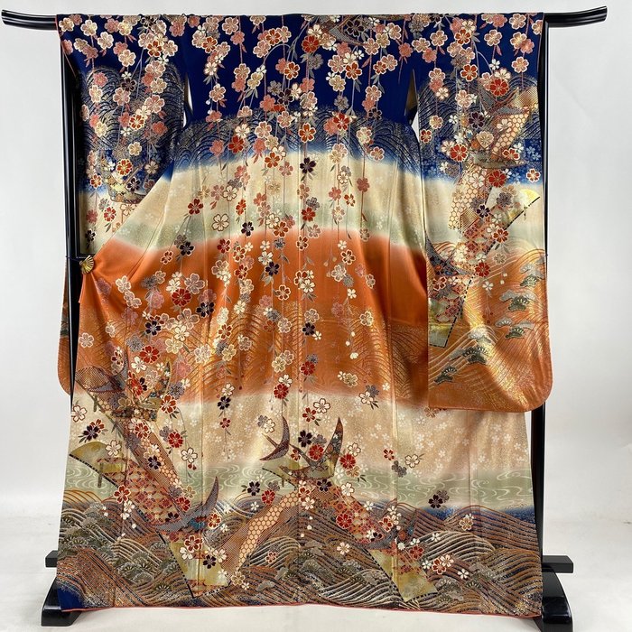 Furisode, Kimono (1) - Filo d’oro, Oro, Seta - Gru, fiori di ciliegio - Giappone - Seconda metà del 20° secolo