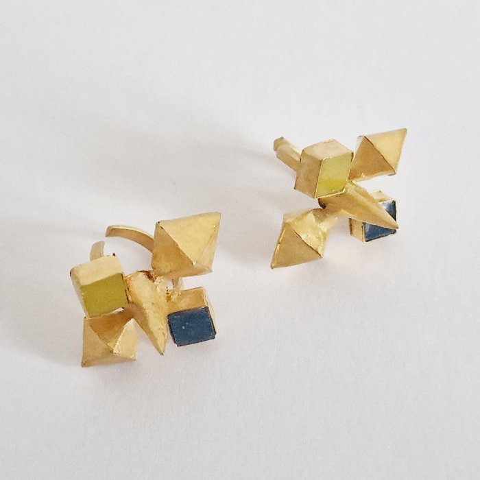 Goud Paar oorbellen m. Tweekleurige archaïsche glazen inzetstukken – 18 mm