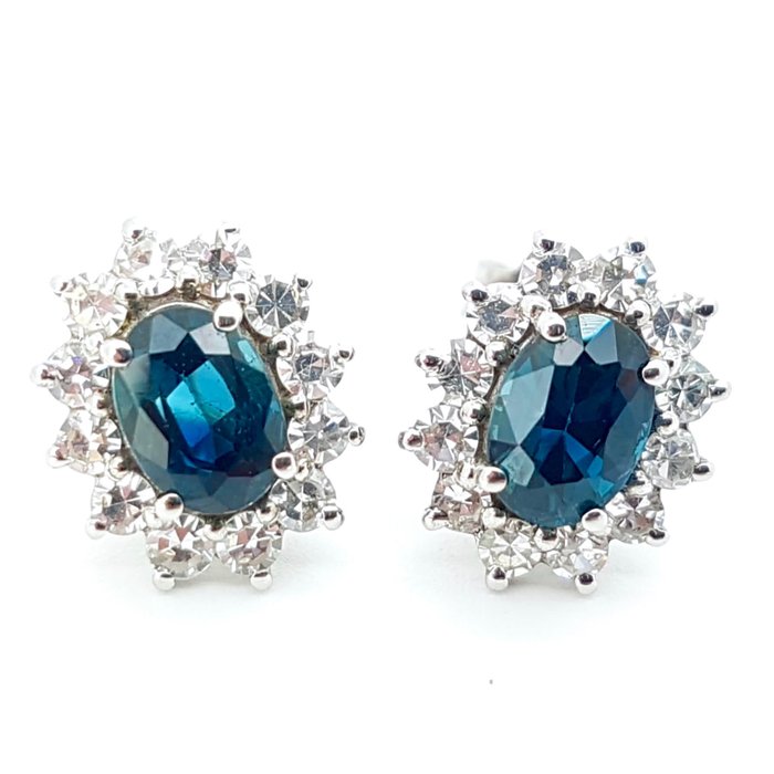 Earrings - 18 kt. White gold -  1.65 tw. Sapphire - Diamond 