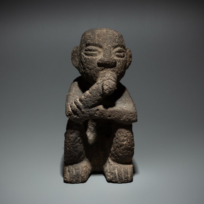Costa Rica Pedra Figura. 1000-1550 DC. 12,2 cm de altura. Licença de importação espanhola.