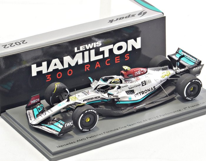 Spark 1:43 - 1 - Coche de carreras a escala - Lewis Hamilton Mercedes AMG Petronas 2022 W13 Fórmula 1 - 300 Races