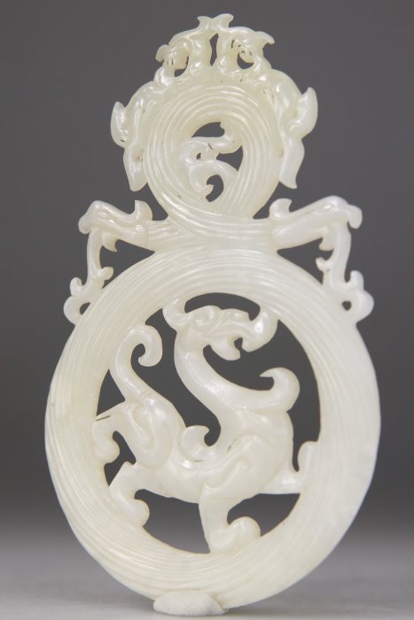 Pendentif Plaque Chinoise Dragon - Style Archaique - Jade (ungetestet) Weiß - China - Republik Anfang des 20. Jahrhunderts