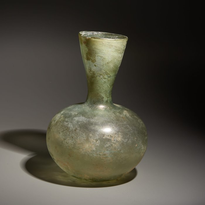 Romerska antiken Glas Stor kolv, 1:a - 300-talet e.Kr. 19 cm Höjd.