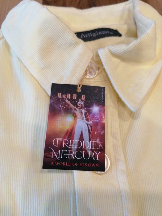Freddie Mercury, Queen - Owned Shirt - A World of His Own - Certifikat