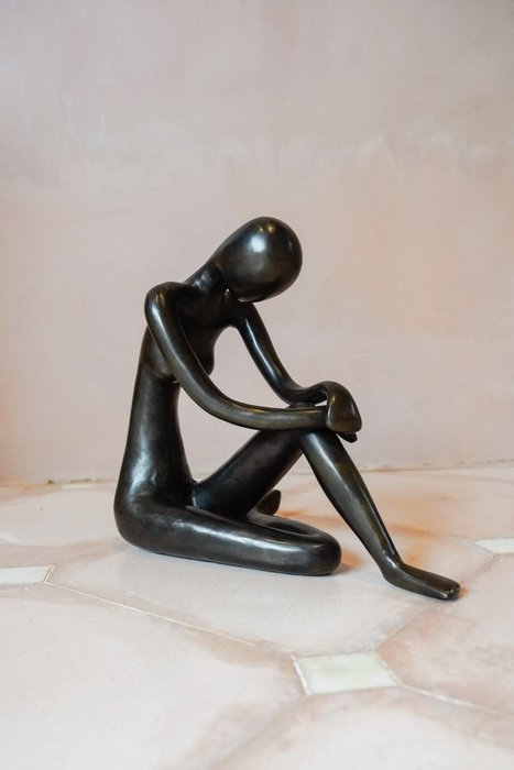 雕刻, NO RESERVE PRICE - Sculpture Antiqued Patinated Sitting Lady - 18.5 cm - 青銅色