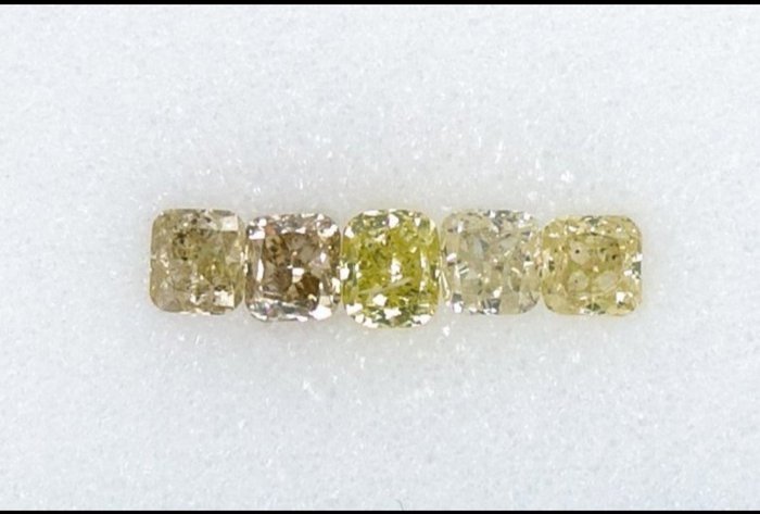 5 pcs 钻石 - 0.42 ct - 枕形 - 淡黄绿 - I1 内含一级, I2 内含二级, SI1 微内含一级, SI2 微内含二级