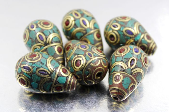 6 dużych, naprawdę pięknych nepalskich, ręcznie robionych koralików DZI 8 oczu. - Uważany za amulet Lapis lazuli, turkus i koral- 79 g - (6)