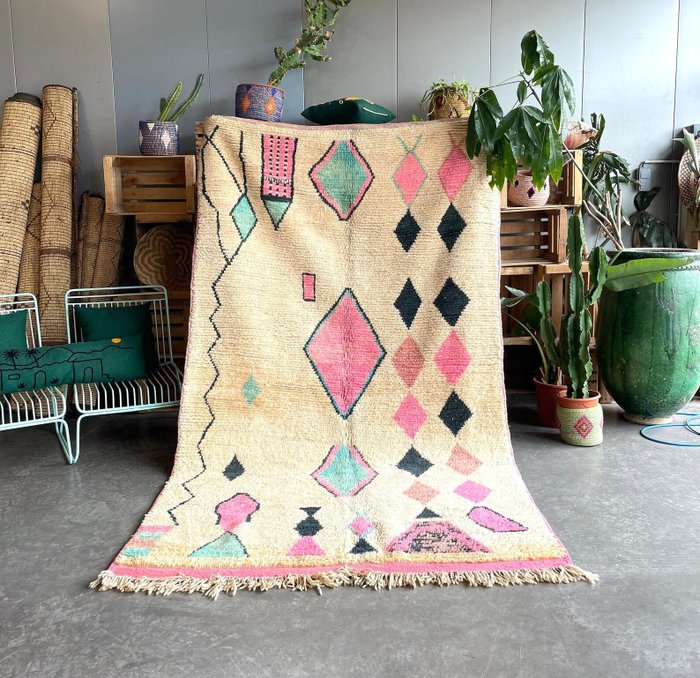 柏柏爾波西米亞別緻白色和粉紅色 Boujad 地毯 - 傳統摩洛哥羊毛地毯 - 小地毯 - 280 cm - 165 cm - 現代柏柏爾地毯