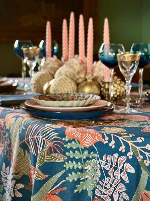 Tischdecke mit intensiv farbigem Blumendruck, breite Tische. - Tischtuch  - 270 cm - 180 cm