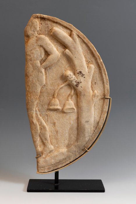 Romain antique Marbre Fragment d'oscille. 1er-2ème siècle après JC. Hauteur 38 cm.