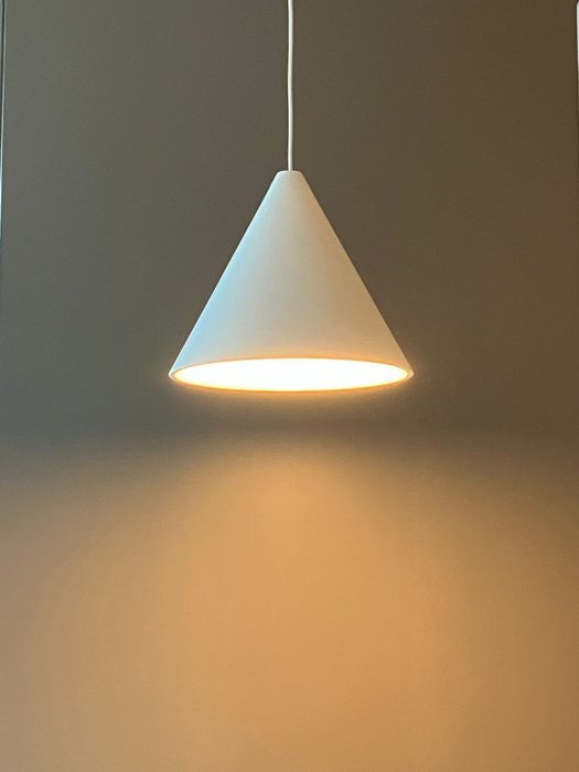 Flos - Michael Anastassiades - Lampada a sospensione - String Light Cone - Alluminio