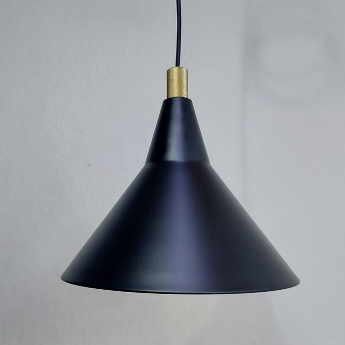 Nordlux / Design for the People - - Bønnelycke MDD - Hanging lamp - Brassy 30 - Black version - Brass, Metal