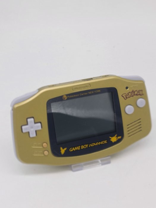 Gold Nintendo Gameboy Advance GBA Gold with POKEMON CENTER NEW YORK (new housing) serial# +games & Gameboy Advance - Zestaw konsol do gier wideo + gry