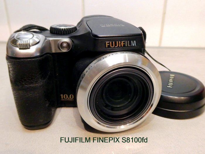 Fuji Finepix S8100fd 数码混合相机