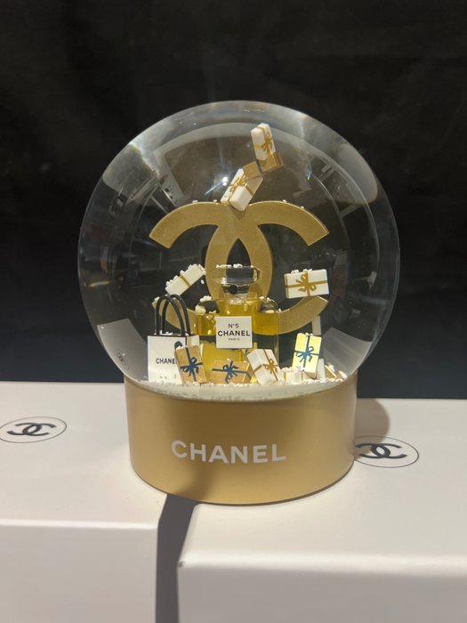 Chanel - 雪花球形玻璃器 Snow Globe - 中国