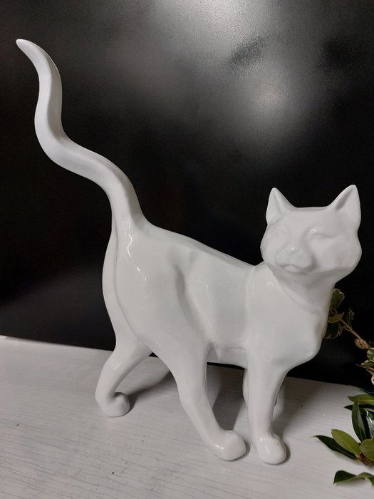 Statue, modern image white cat with long tail - 49 cm - Polyresin